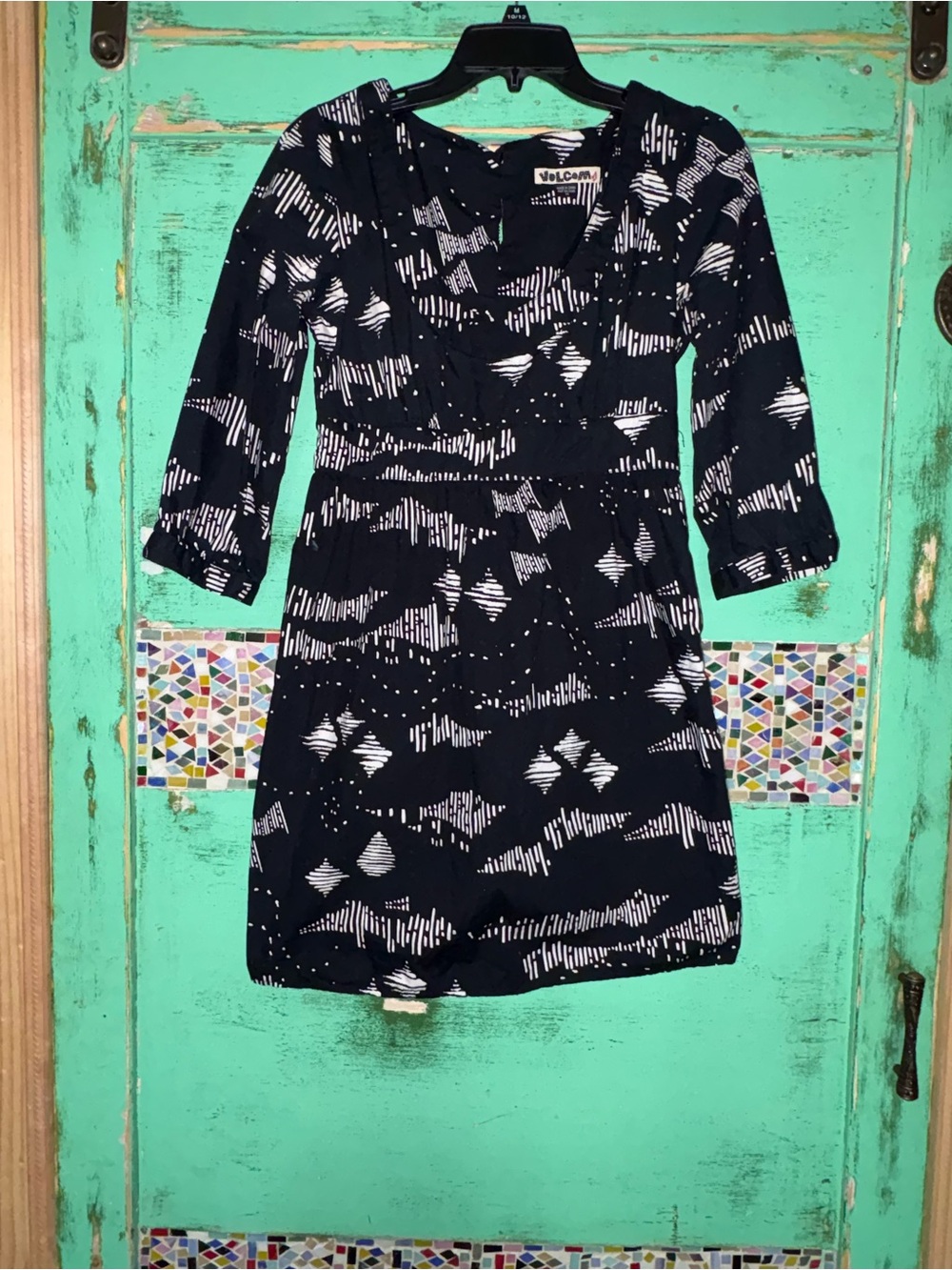 Volcom Black and White Aztec-Pattern Long Sleeve Tunic Dress